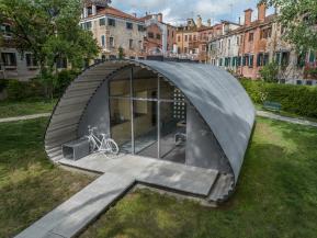 Holcim und die Norman Foster Foundation stellen in Venedig Forschungsprojekt «Essential Homes» vor